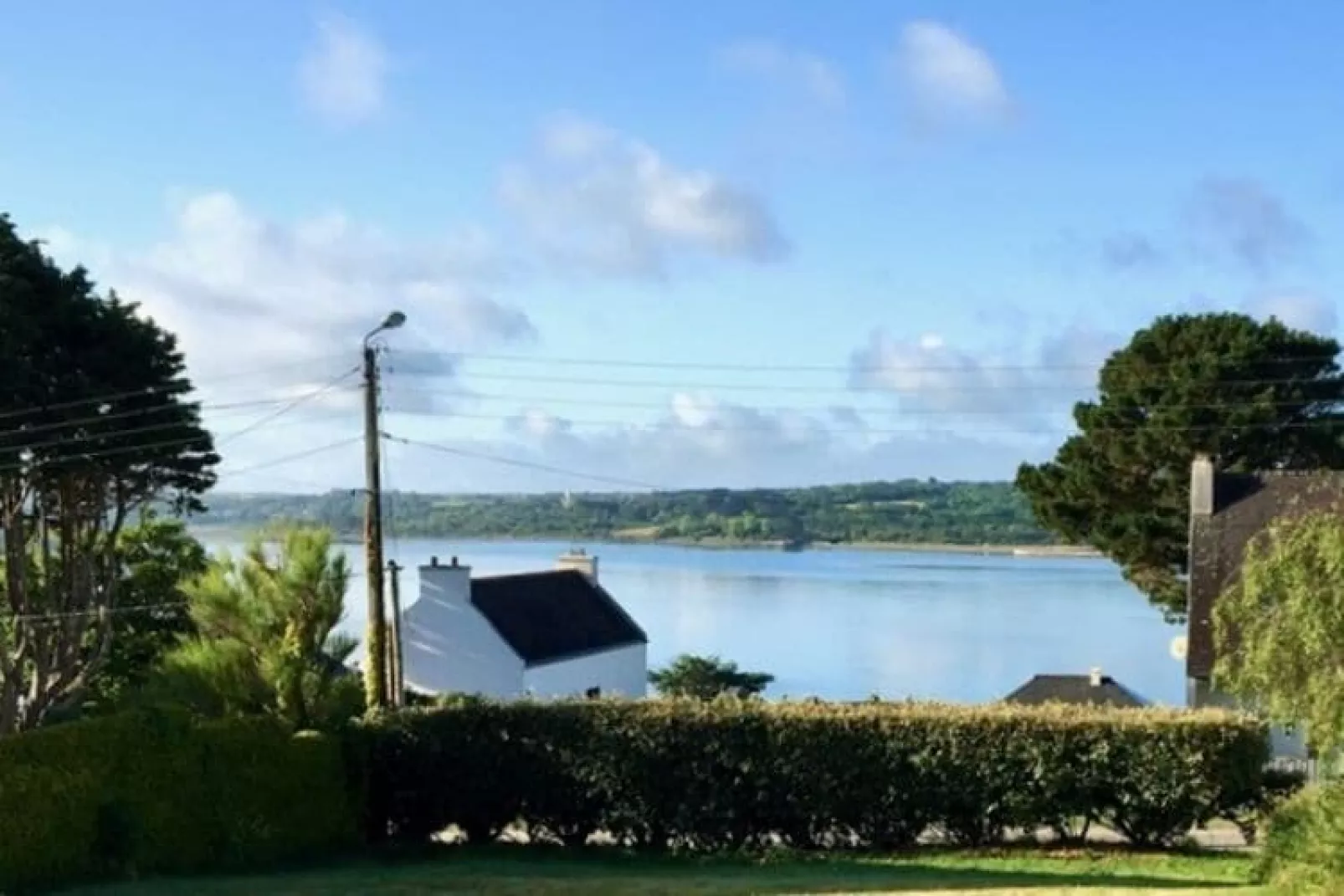 Ferienhaus mit Meerblick Roscanvel-View summer
