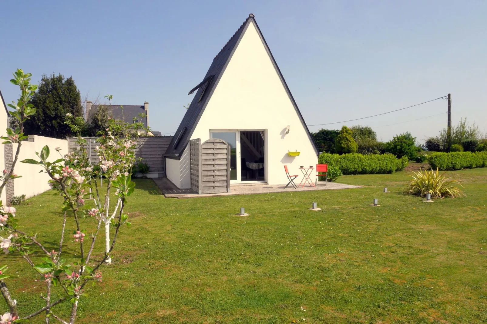 Ferienhaus Beuzec-Cap-Sizun-Exterior summer