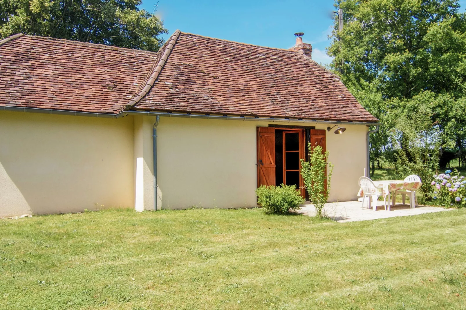 Le Haut Chambon-Exterior summer