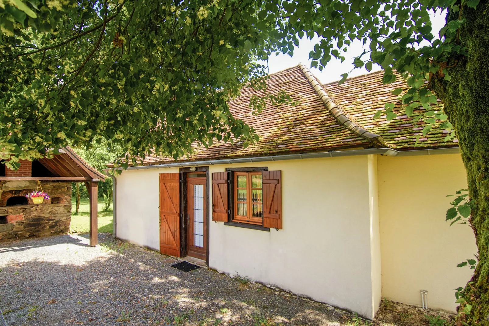 Le Haut Chambon-Exterior summer
