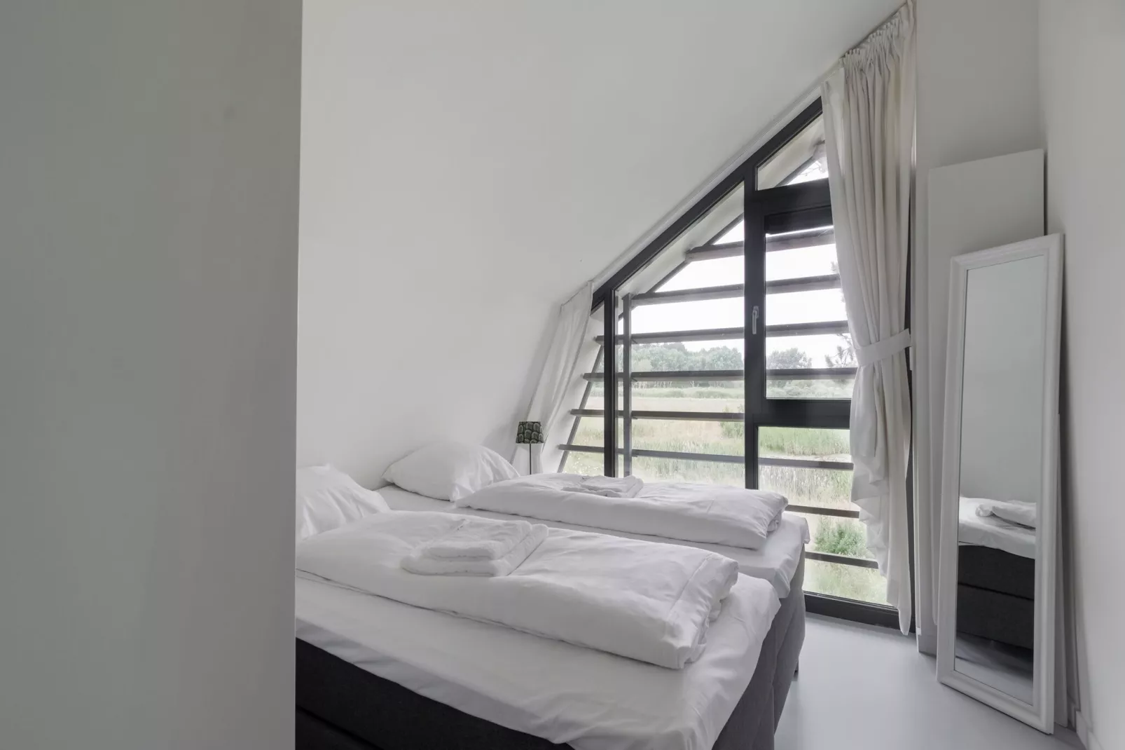 Duinvilla aan het Meer-Bedroom