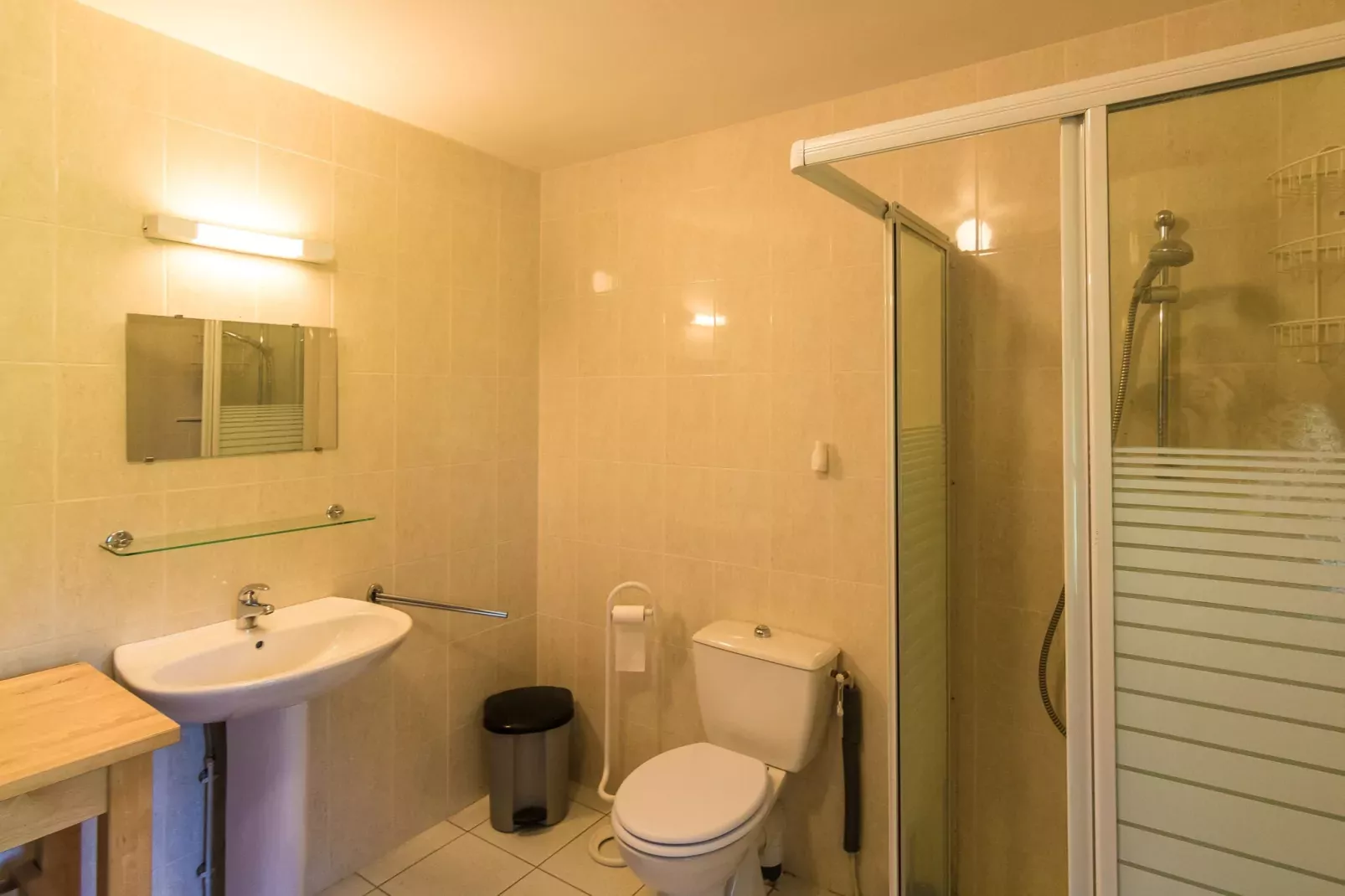 Le Haut Chambon-Bathroom