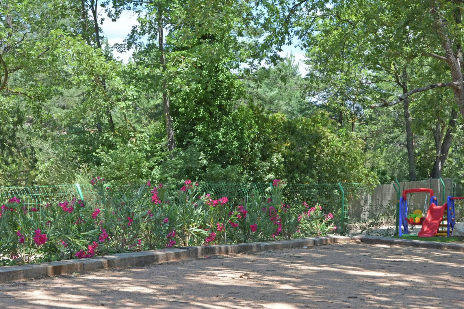 Villa Contem 4-Gardens summer