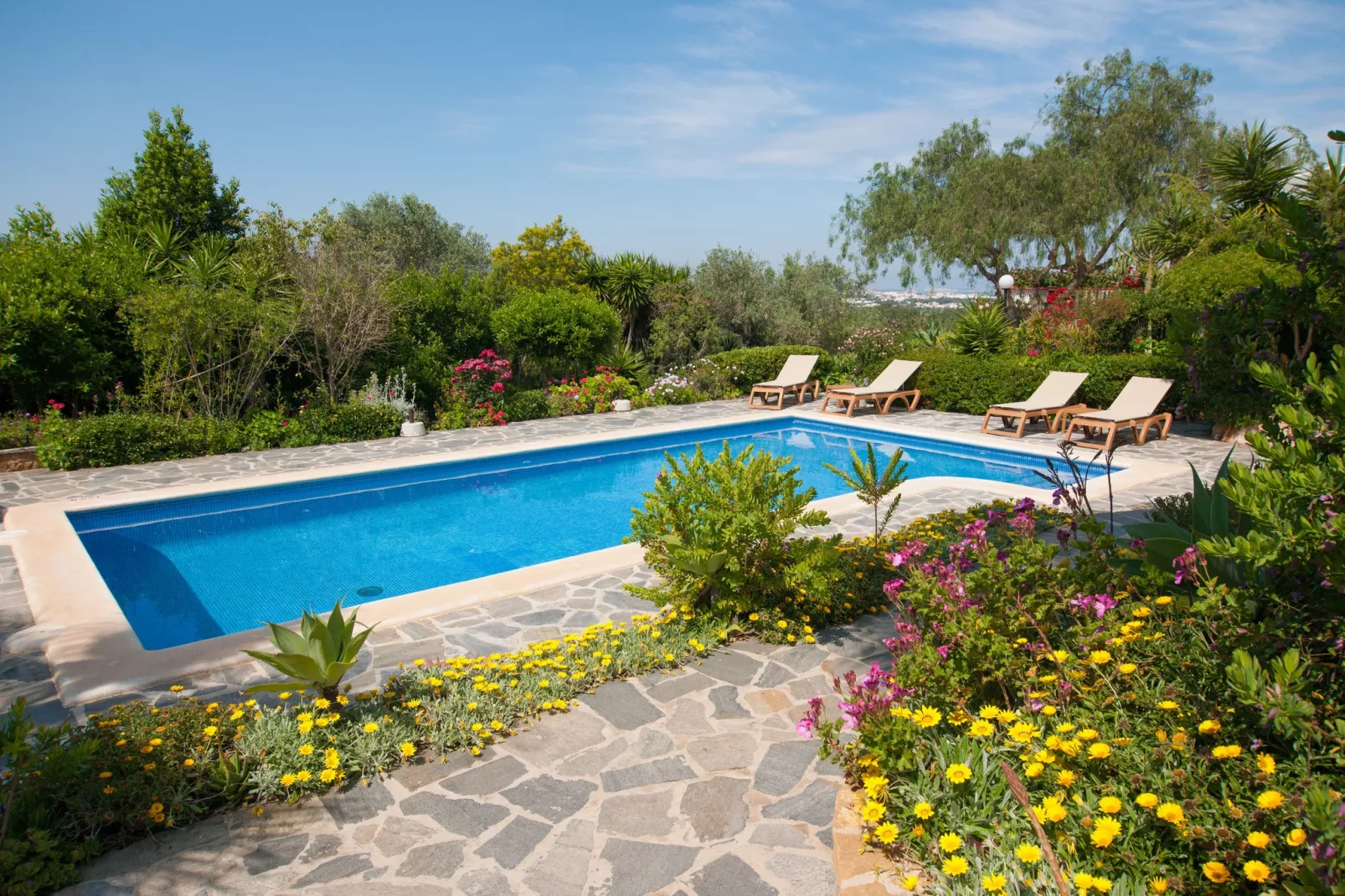 Can Jurat-Pool