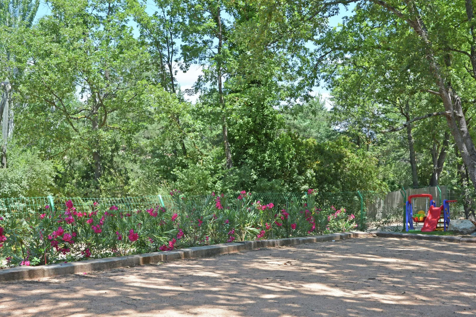 Villa Contem 4-Gardens summer