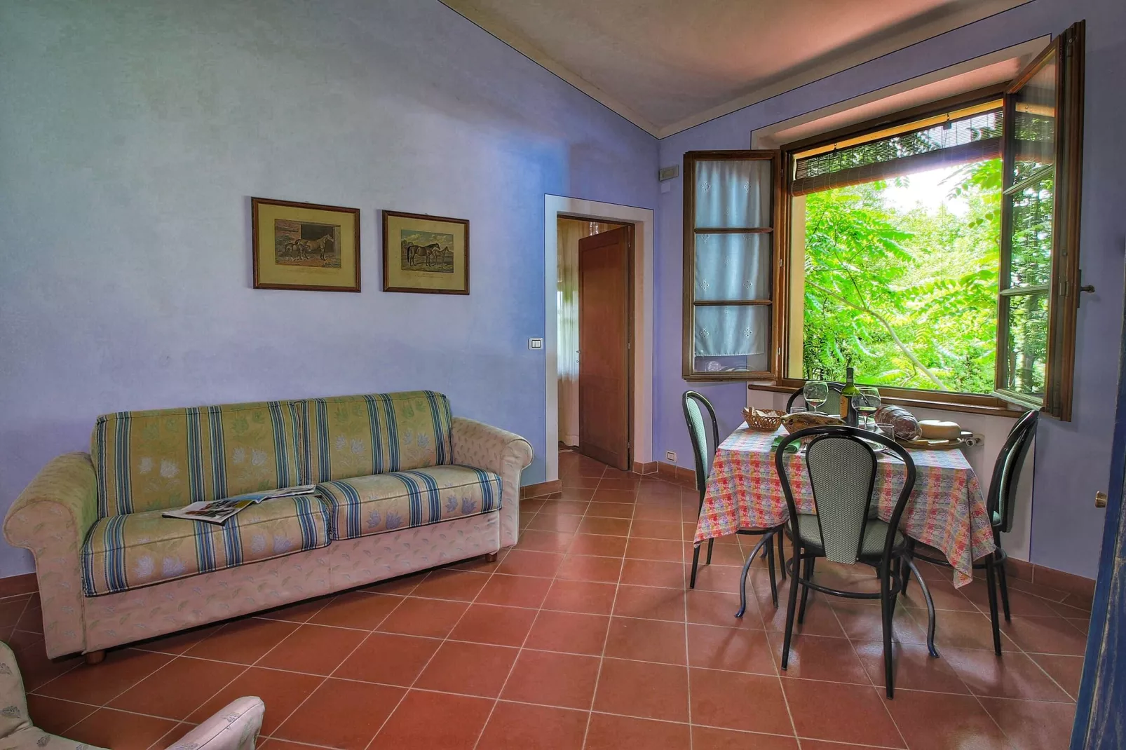 Cottage-Living room