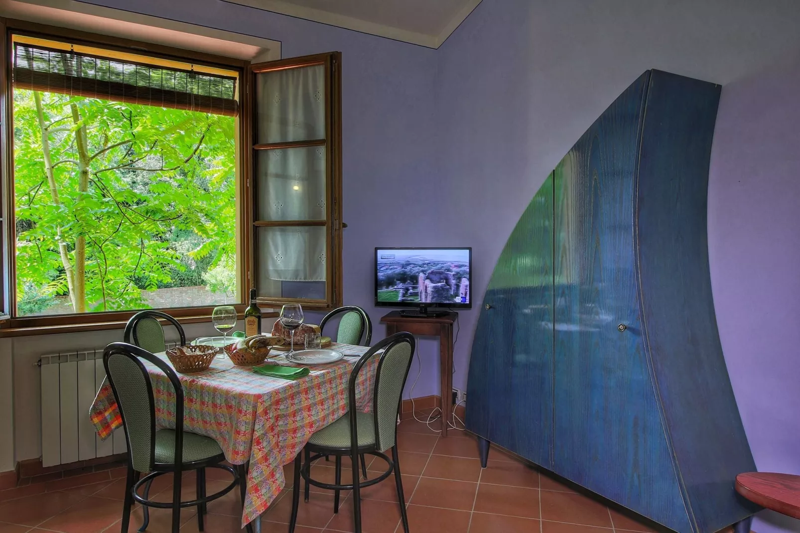 Cottage-Dining room