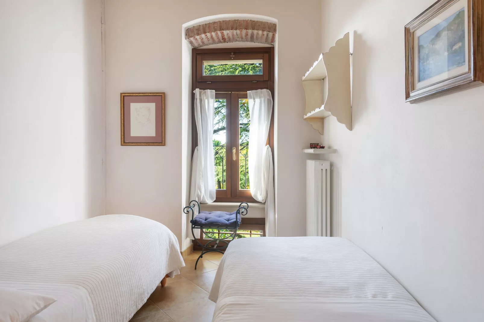 Vega-Bedroom