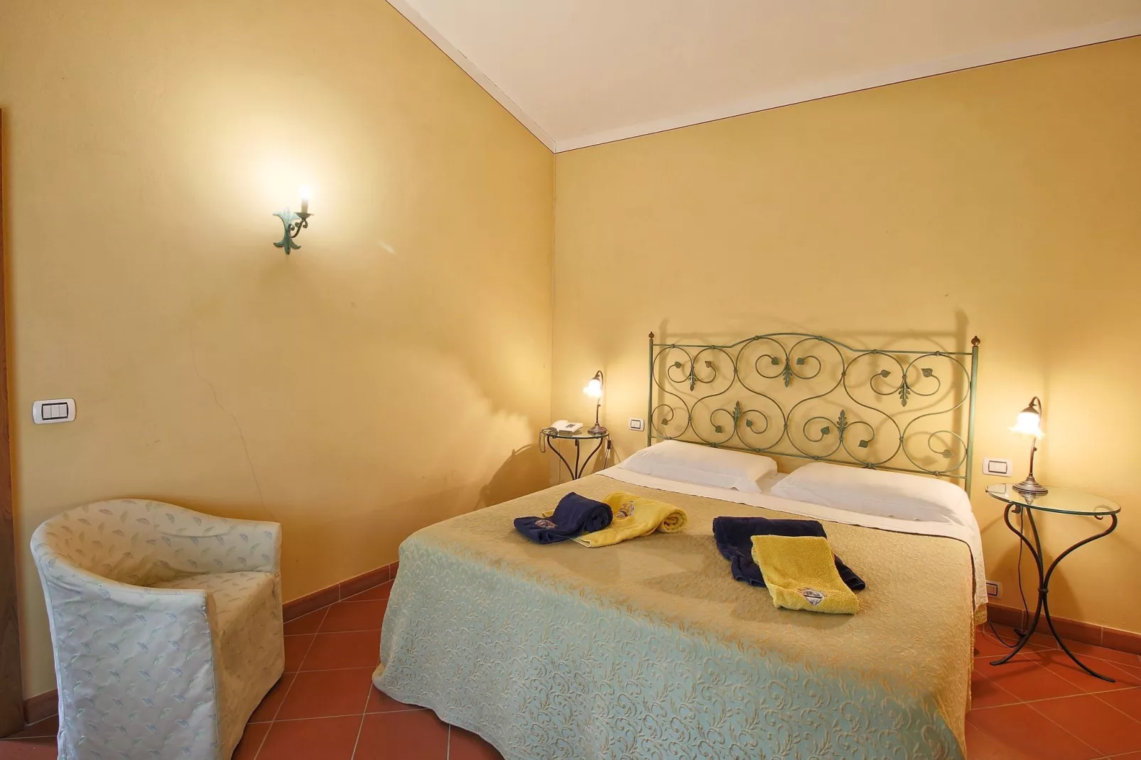 Cottage-Bedroom
