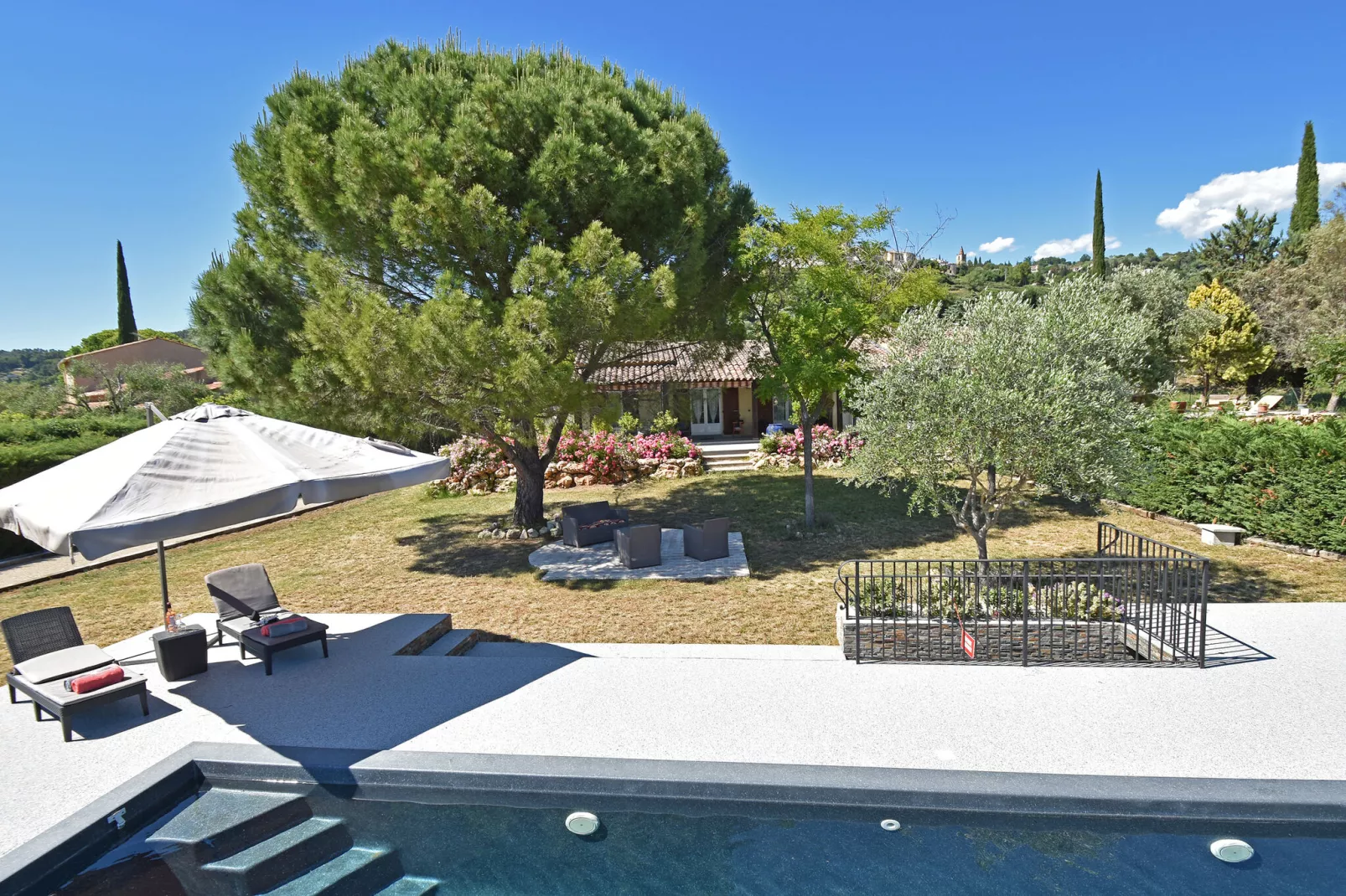 Villa Isclawa-Exterior summer