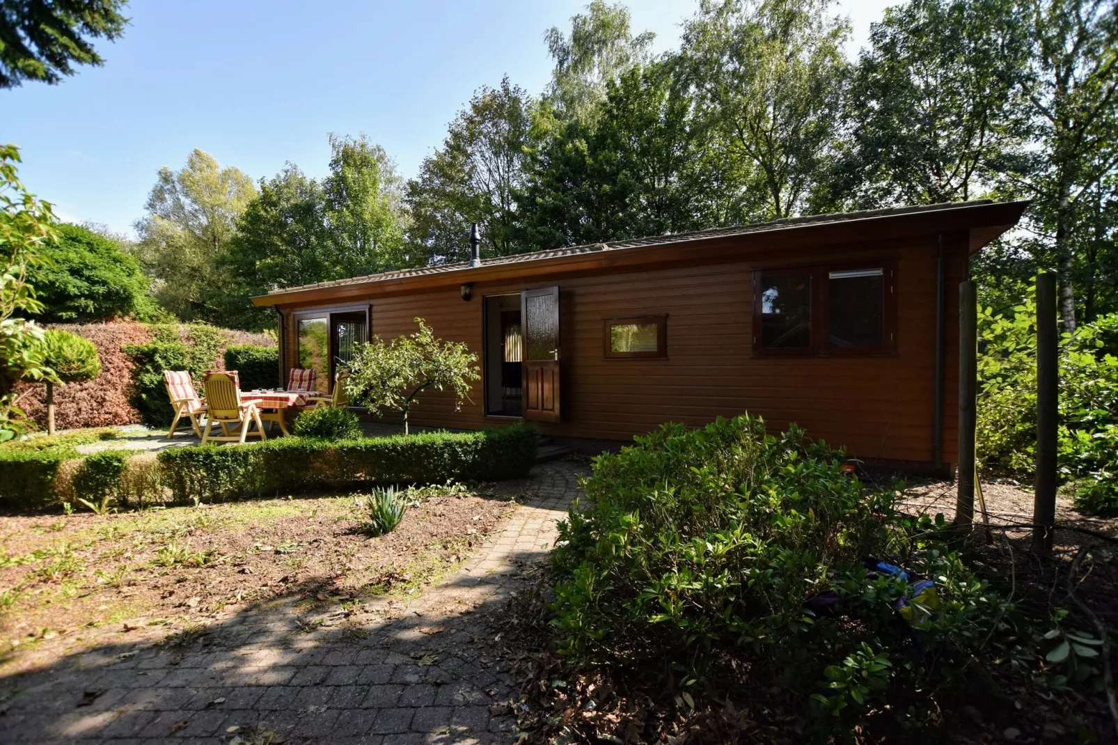Dassenburcht-Exterior summer