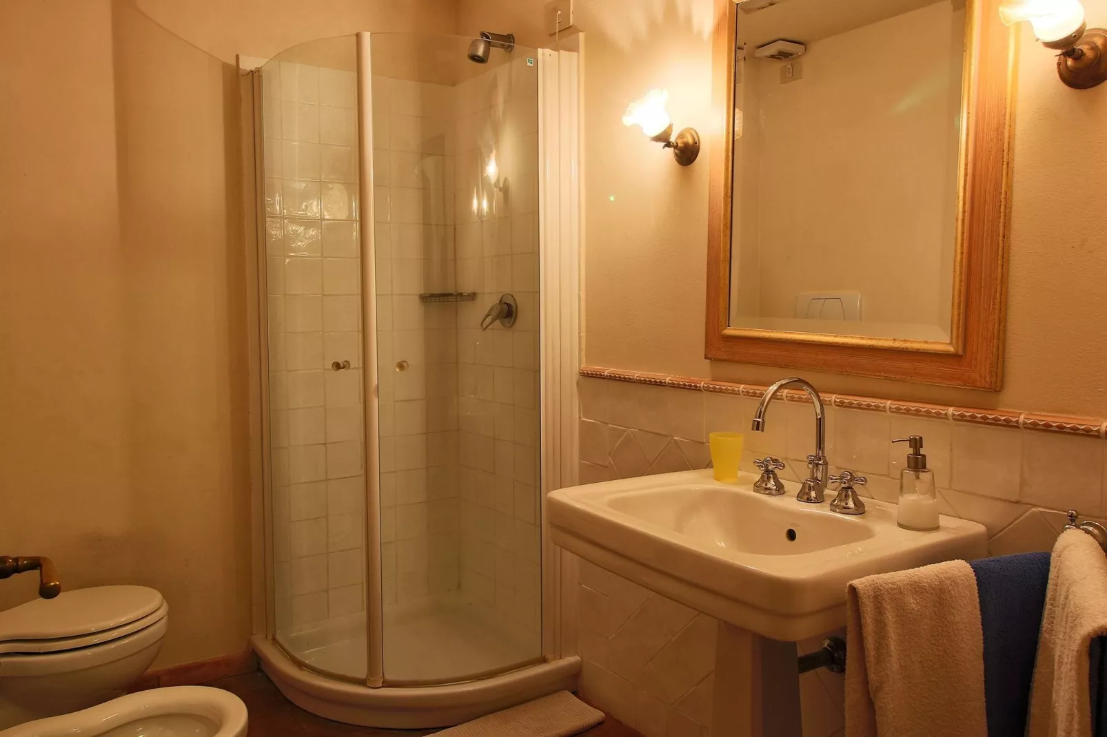 Mandorlo-Bathroom