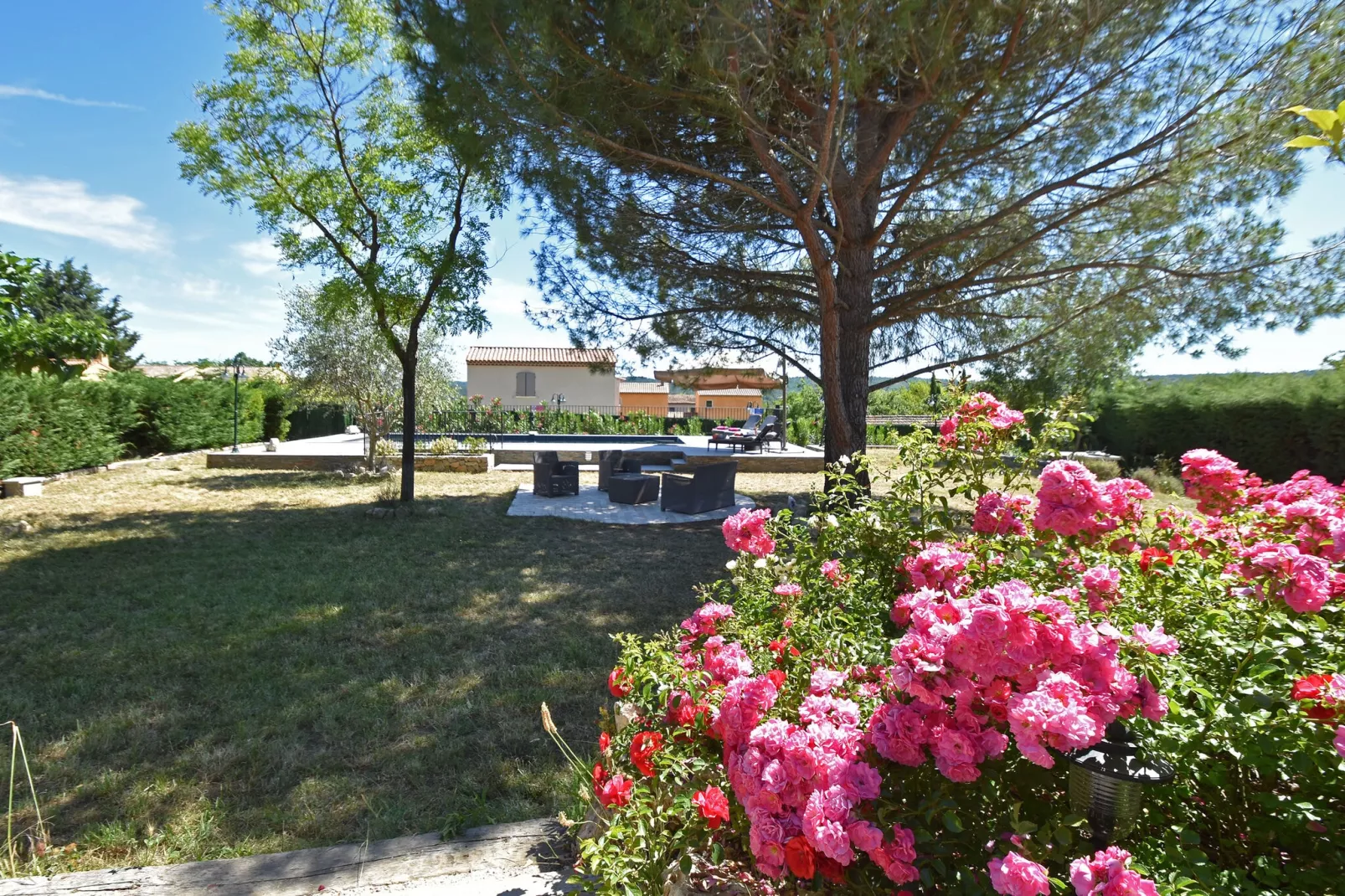 Villa Isclawa-Gardens summer