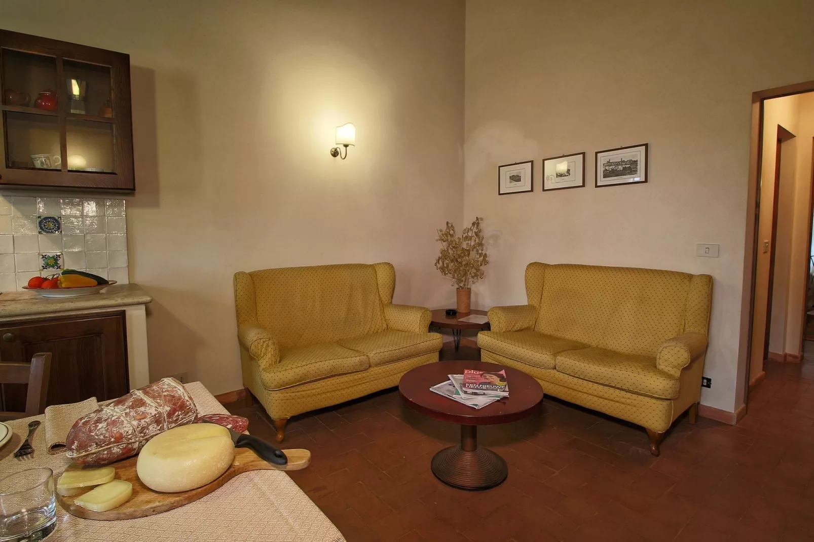 Paulonia-Living room