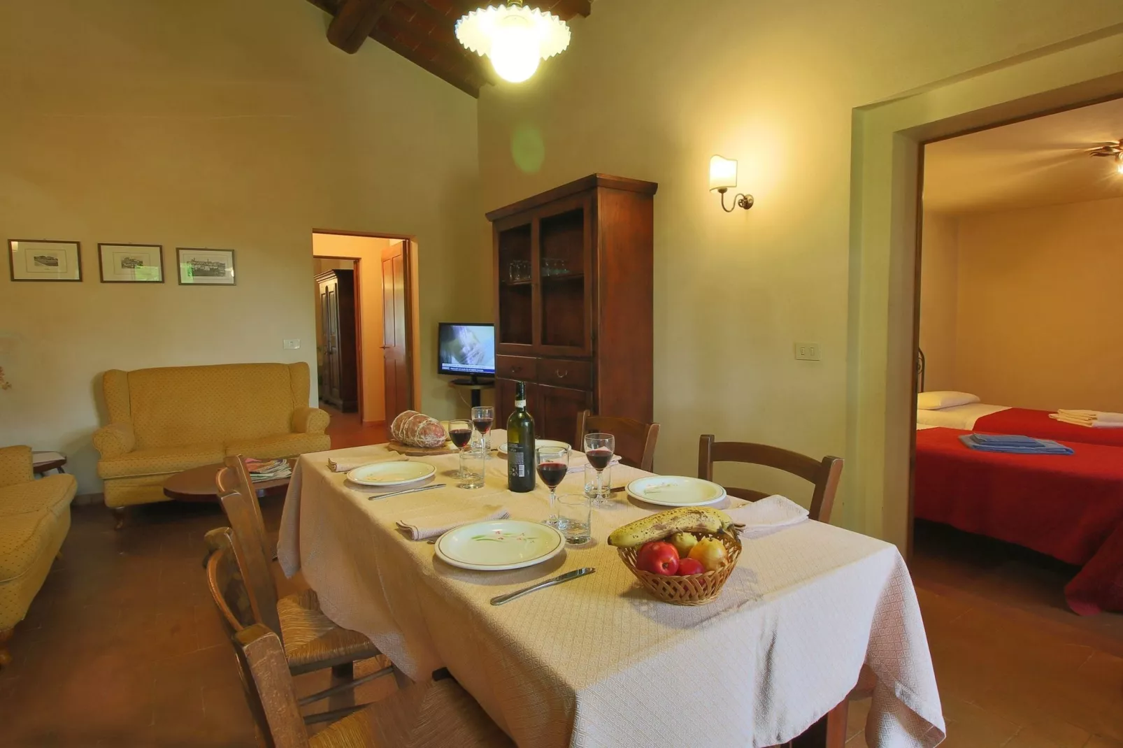 Paulonia-Dining room