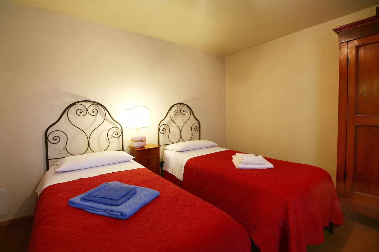 Paulonia-Bedroom
