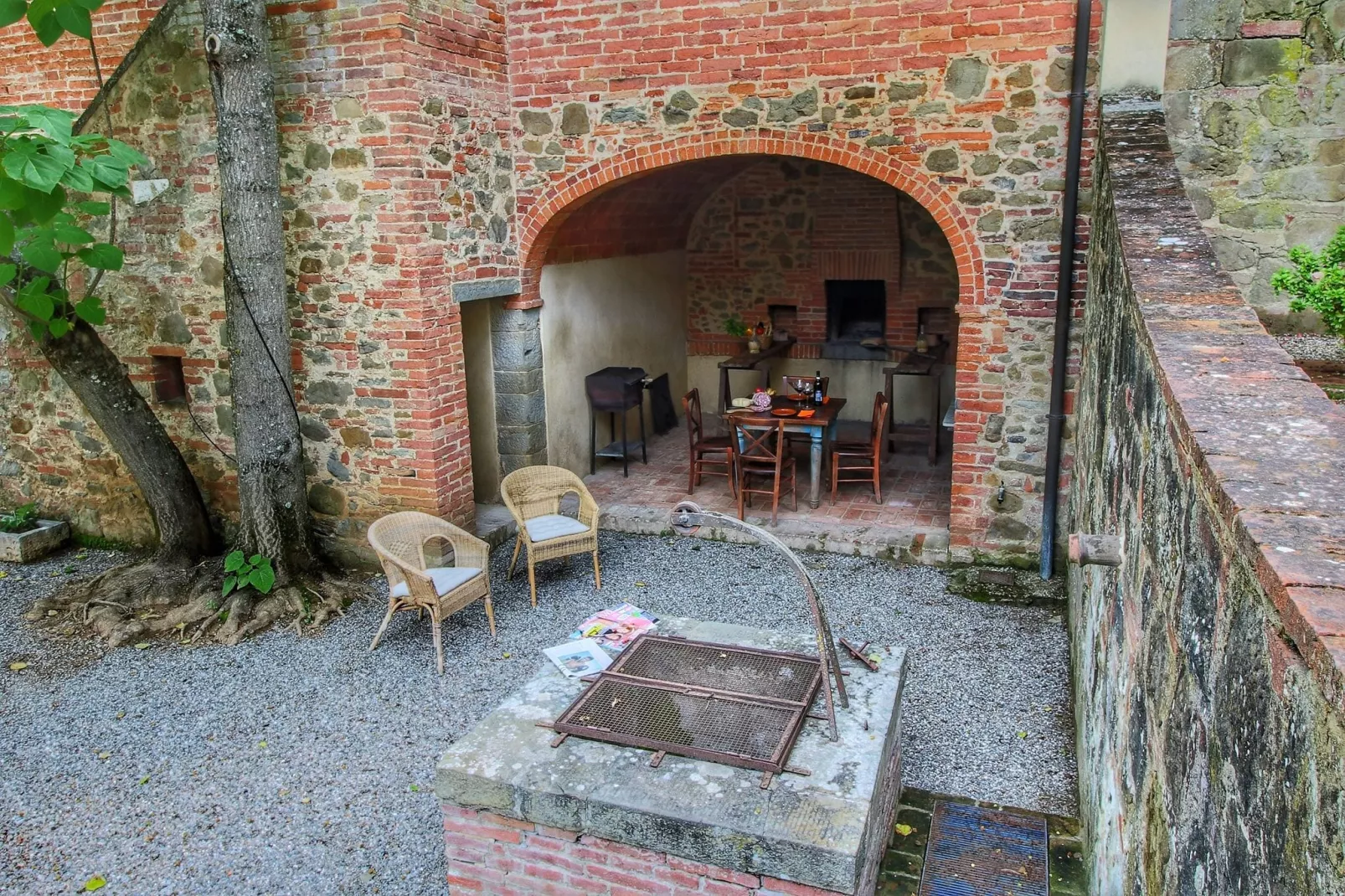 Paulonia-Terrace balcony