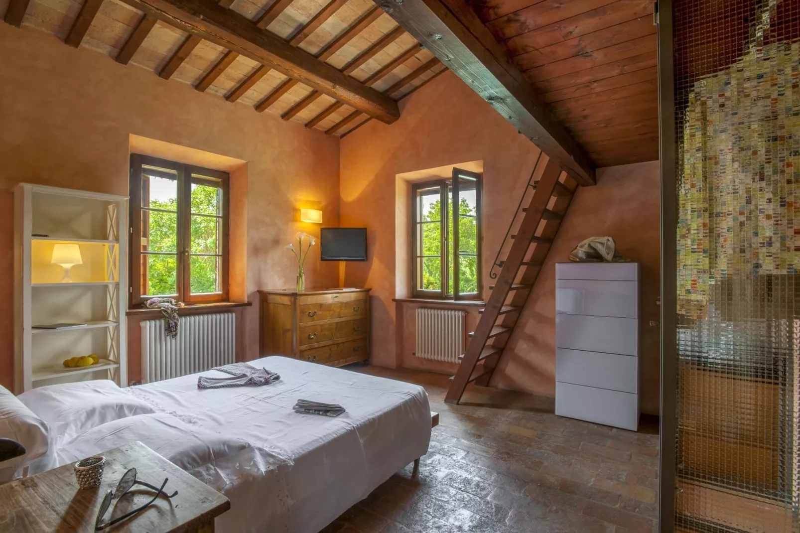 Camelle-Bedroom