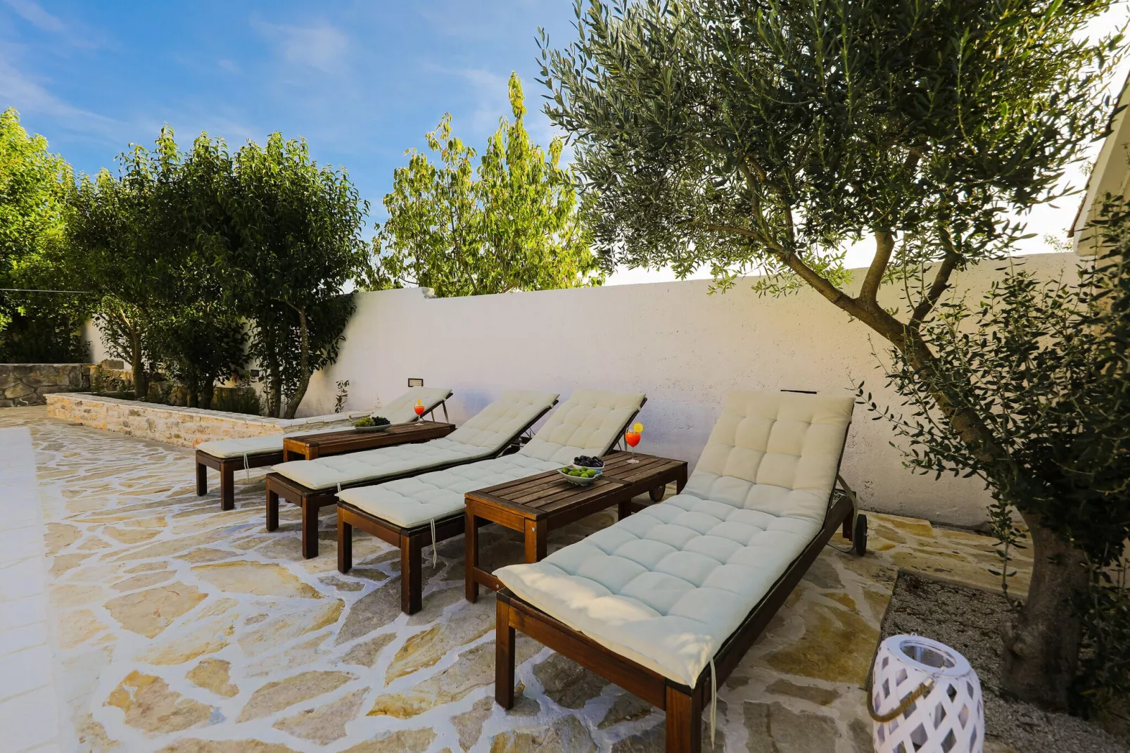Vila Barka-Gardens summer