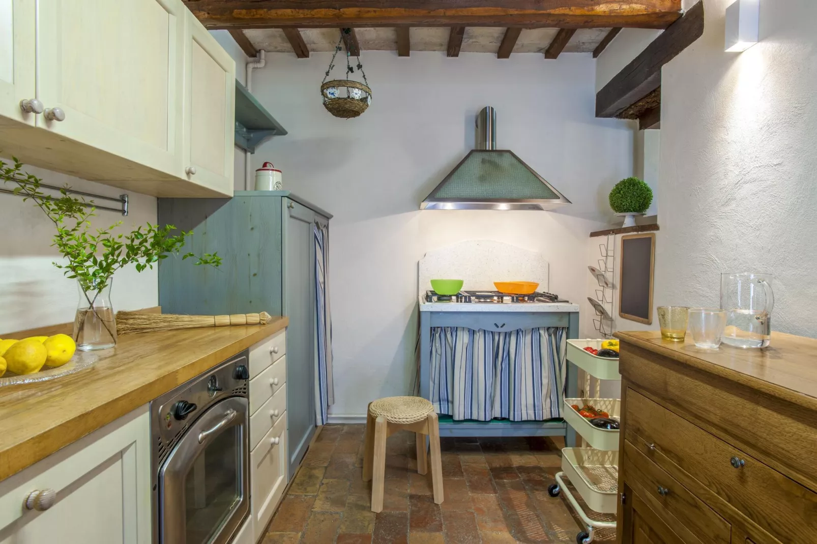 Camelle-Kitchen