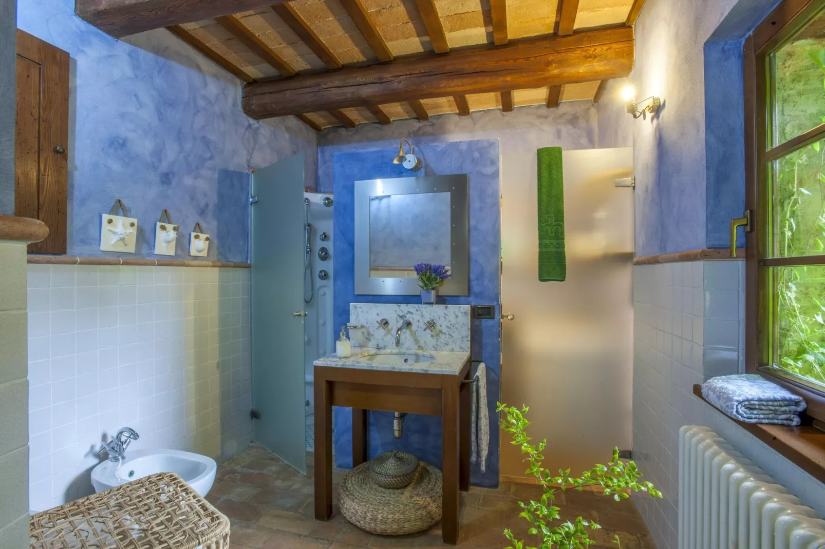 Camelle-Bathroom