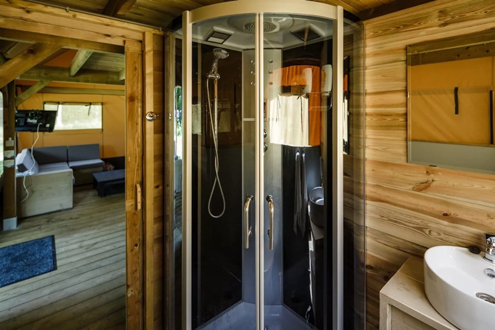 Recreatiepark de Boshoek 1-Badezimmer
