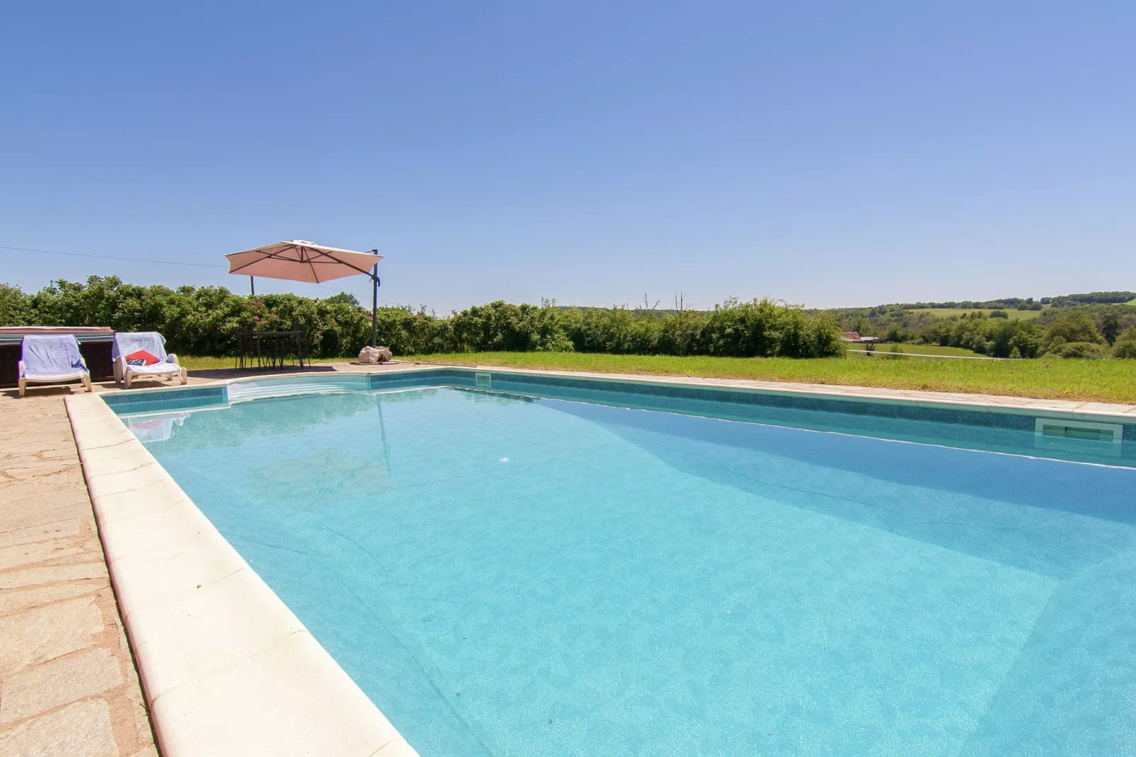 Un Manoir en Dordogne-Pool