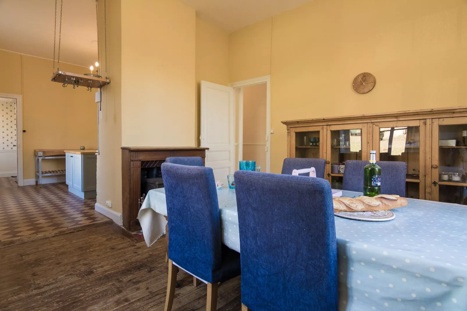 Un Manoir en Dordogne-Dining room