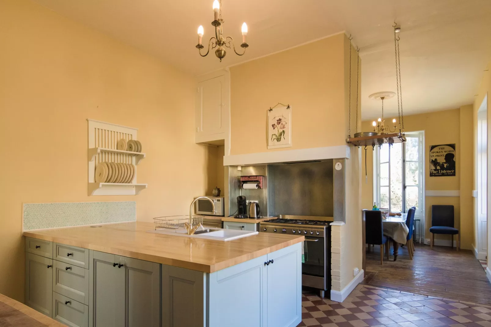 Un Manoir en Dordogne-Kitchen