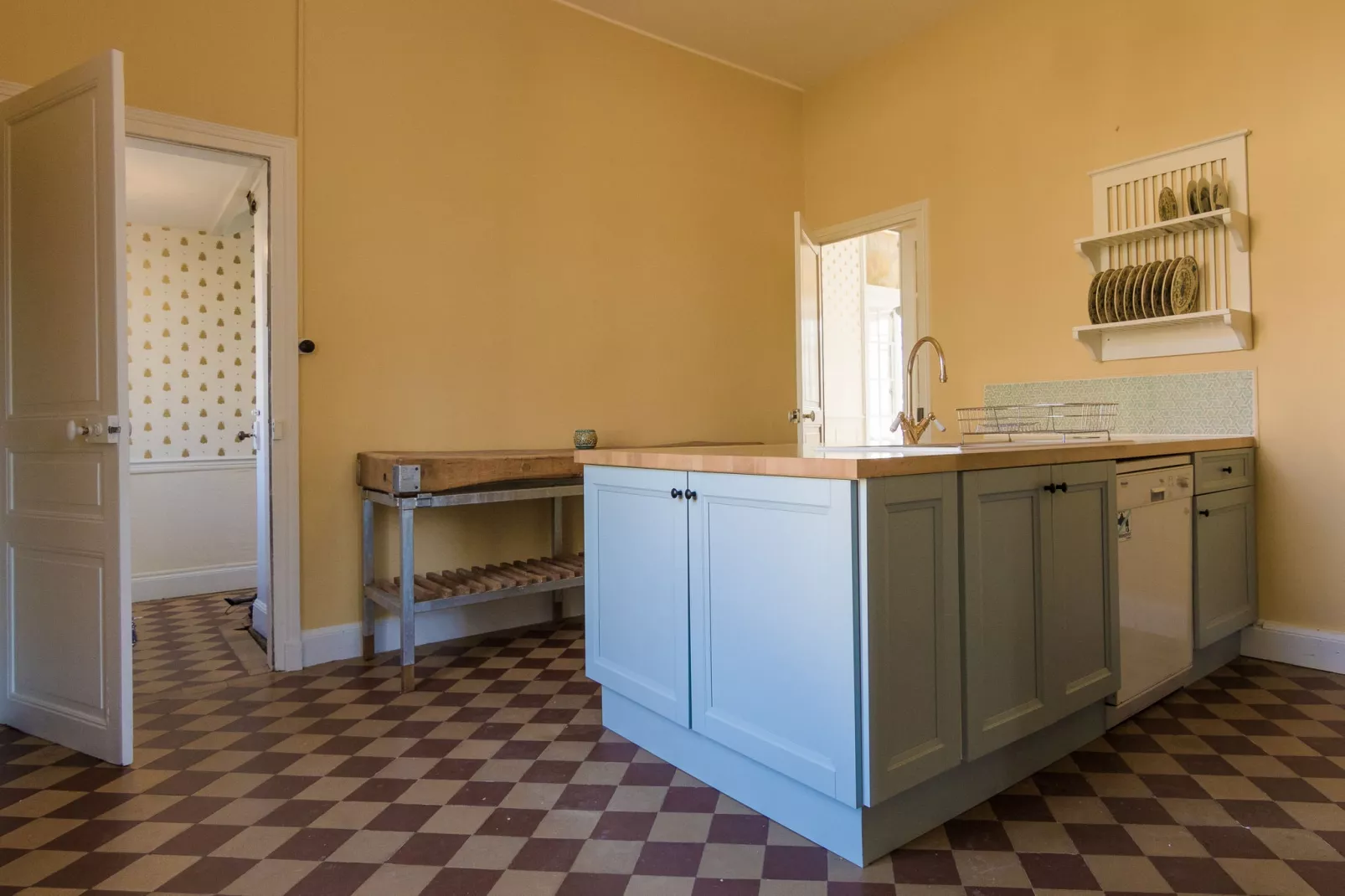 Un Manoir en Dordogne-Kitchen