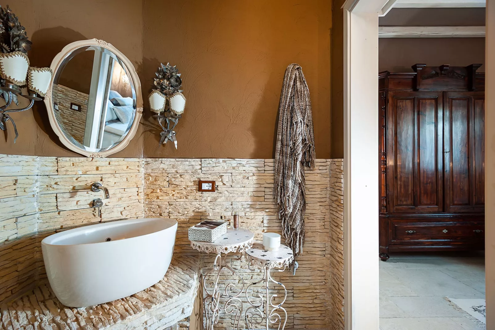 La Pigna Bianca-Bathroom