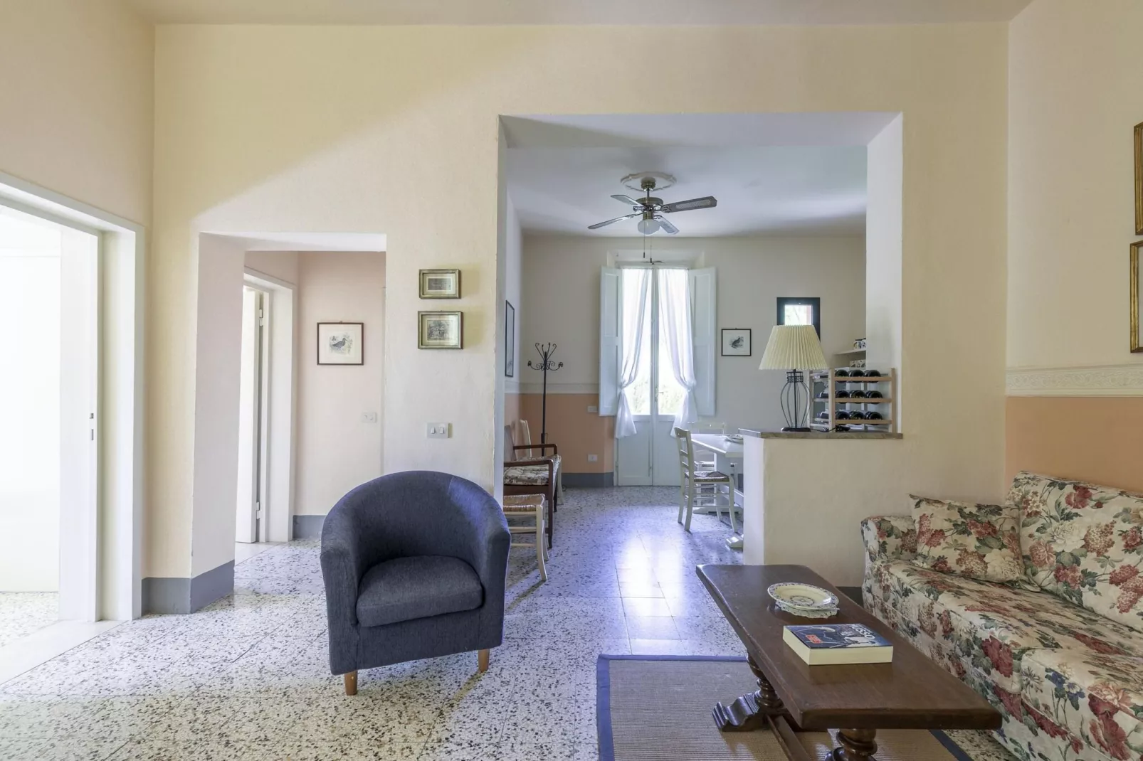 CASA ROSSA-Living room
