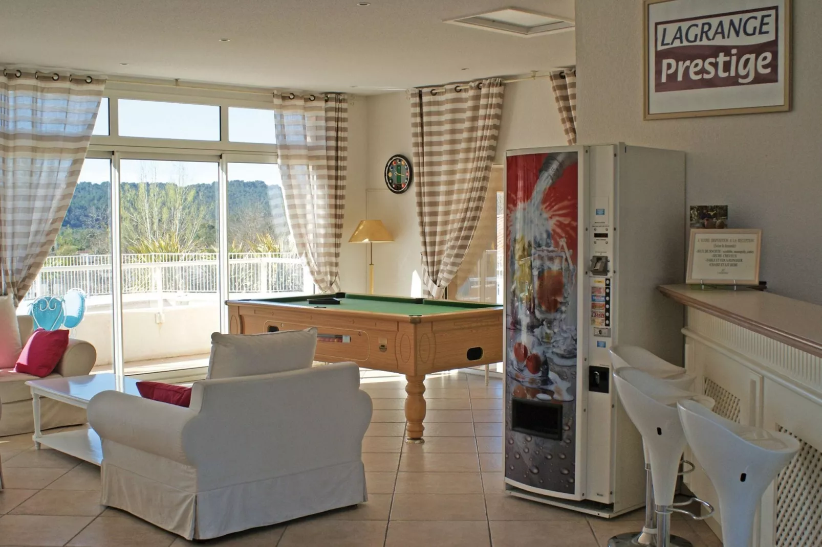 Residence Les Bastides des Chaumettes 3-Living room
