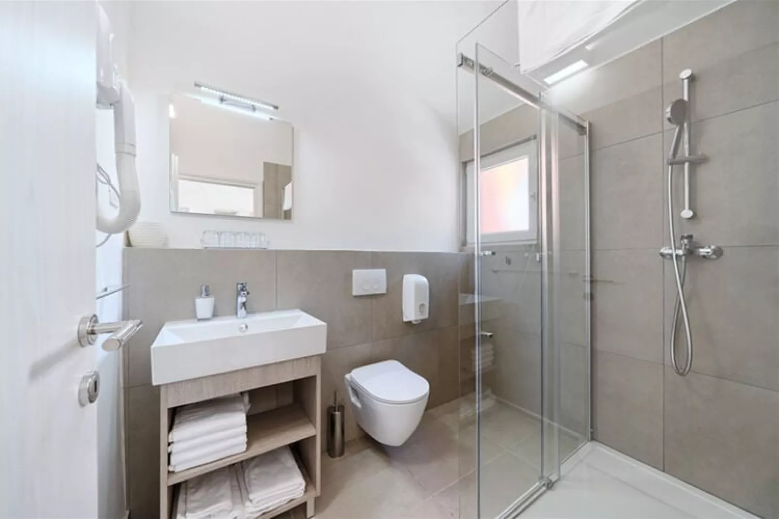 Apartments Medena Trogir - Seget Donji - B 4plus1 Superior Seaside-Bathroom