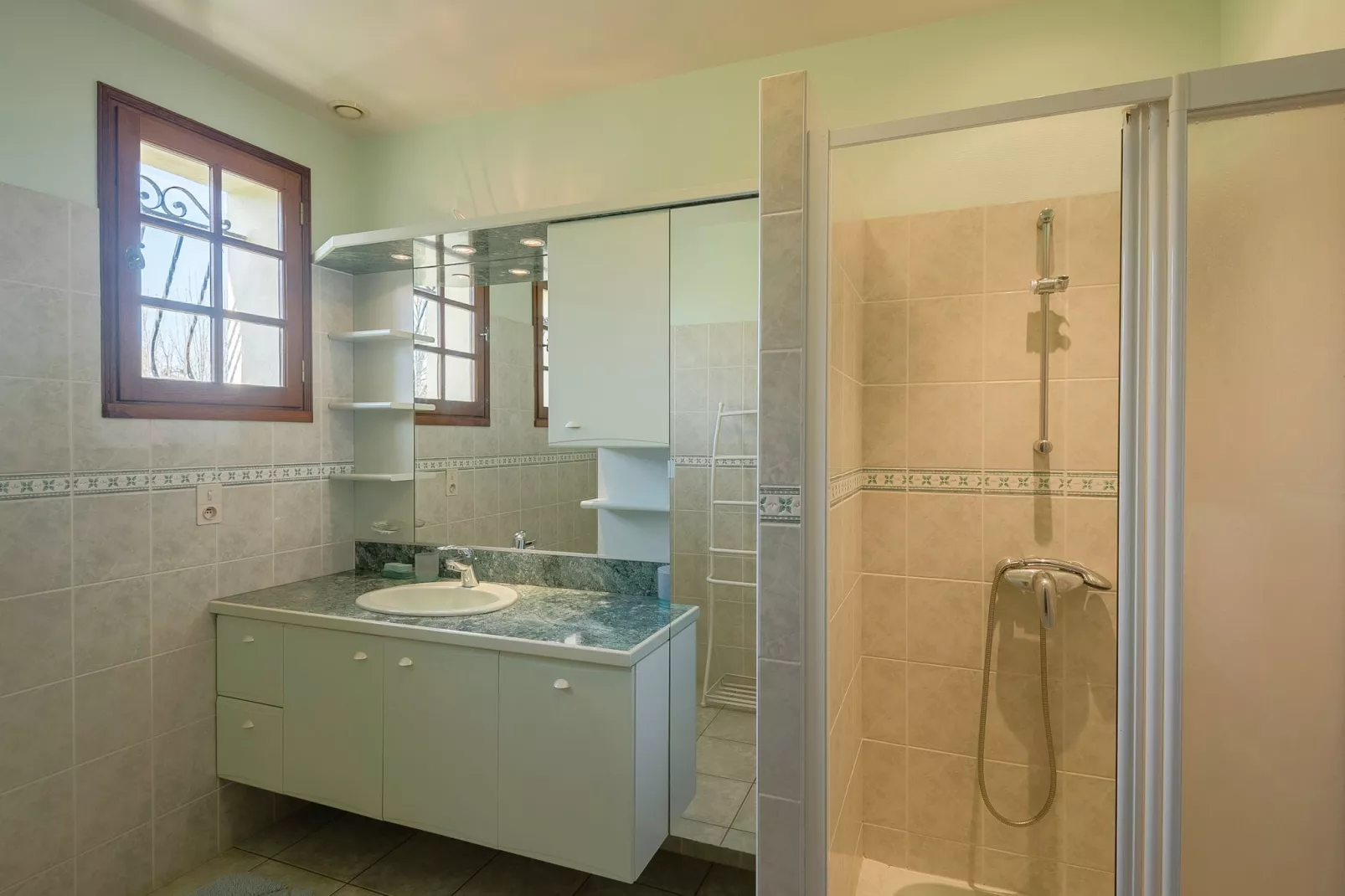 Maison de vacances Villefranche du Périgord Labardamier-Salle de bain