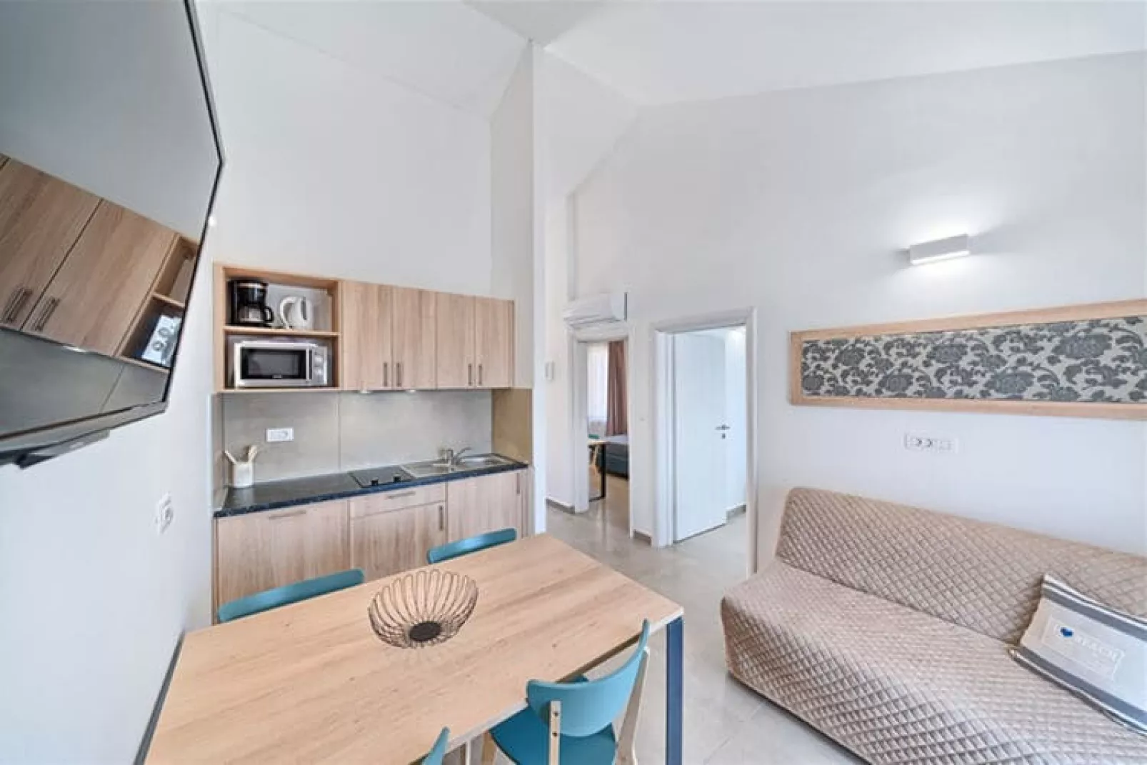Apartments Medena Trogir - Seget Donji - B 4plus1 Superior Seaside-Dining room