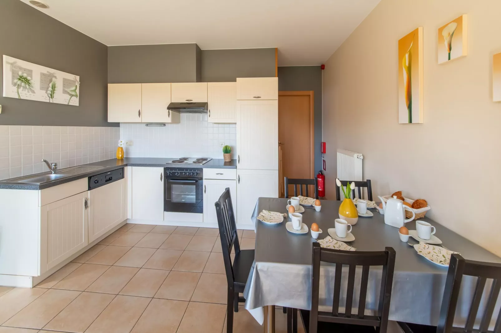 Emeraude-Kitchen