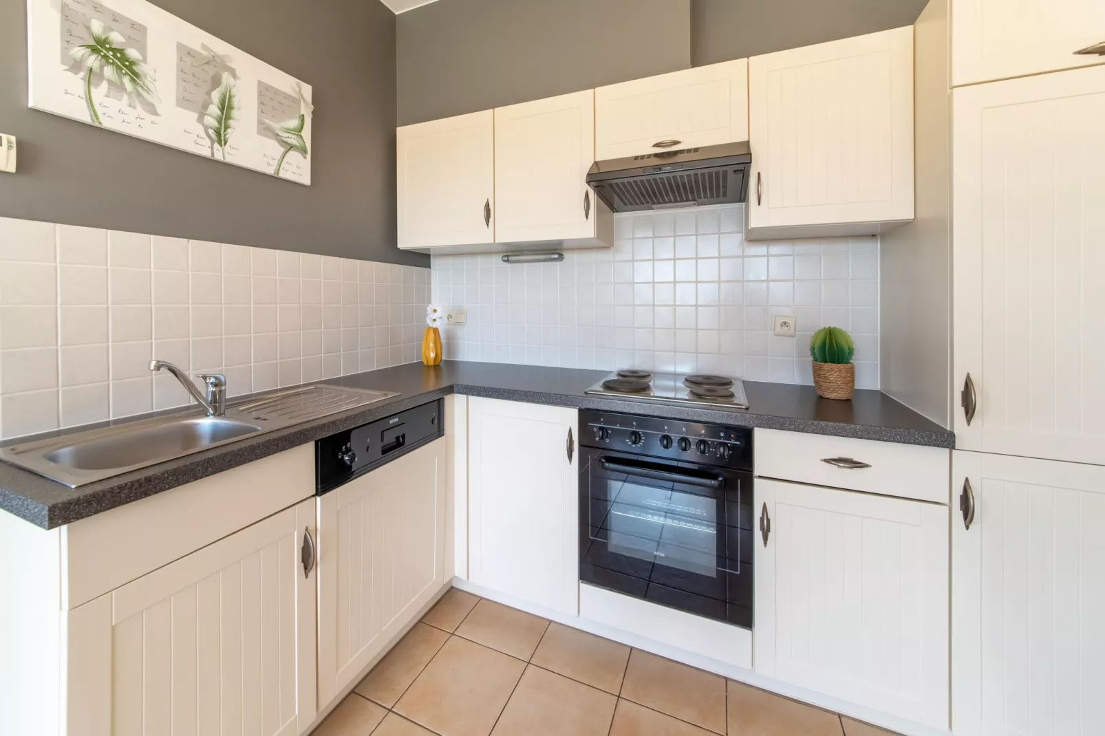 Emeraude-Kitchen