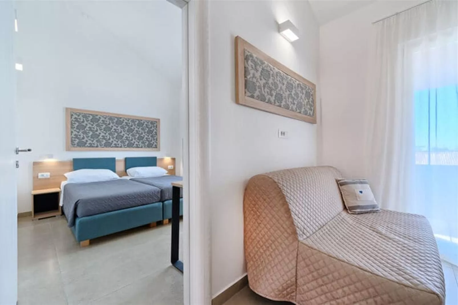 Apartments Medena Trogir - Seget Donji - B 4plus1 Superior Seaside