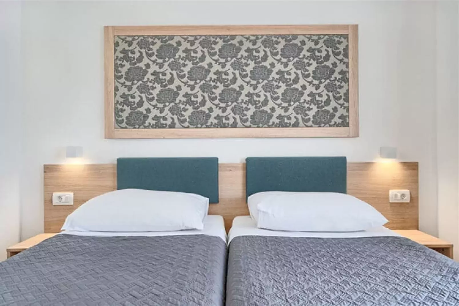 Apartments Medena Trogir - Seget Donji - B 4plus1 Superior Seaside-Bedroom