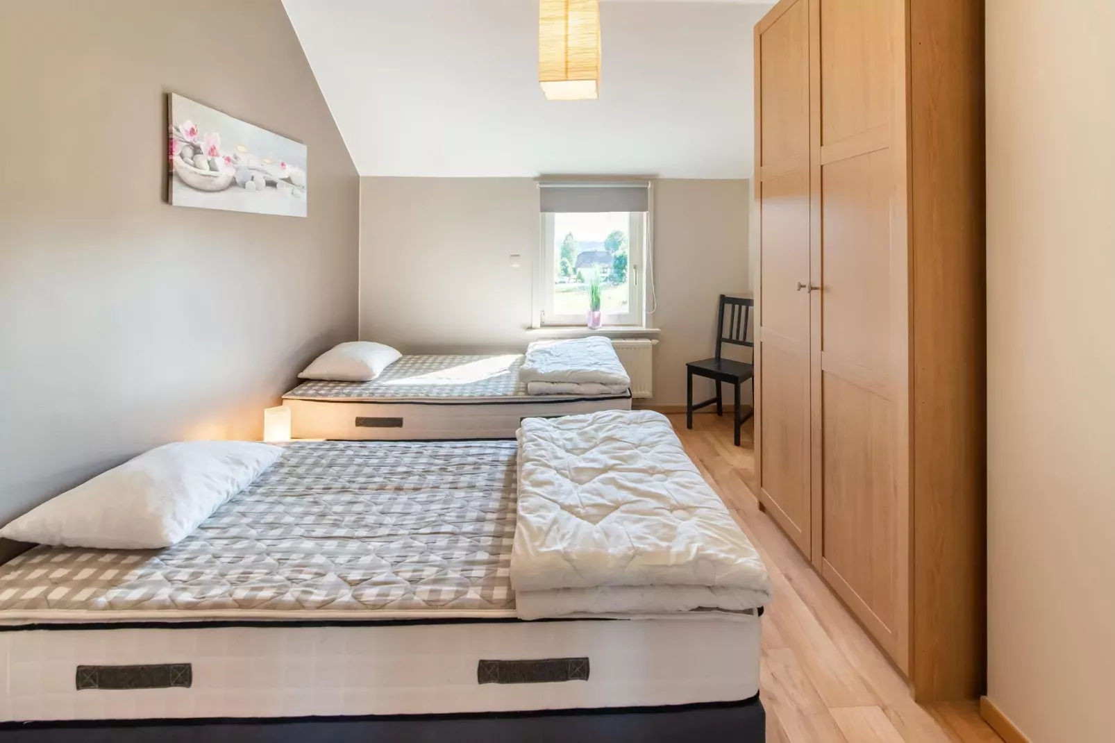 Emeraude-Bedroom