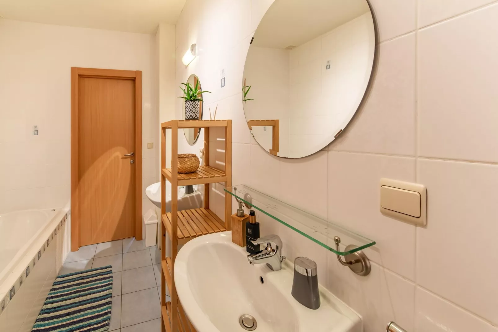 Emeraude-Bathroom