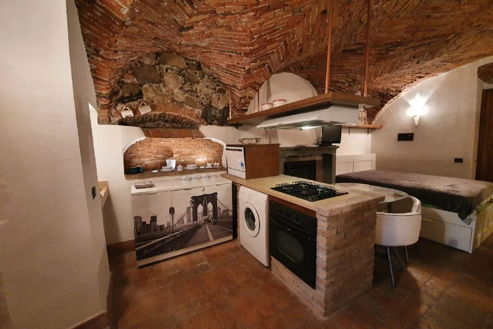 Casa in corte a pochi passi dal lago-Kitchen
