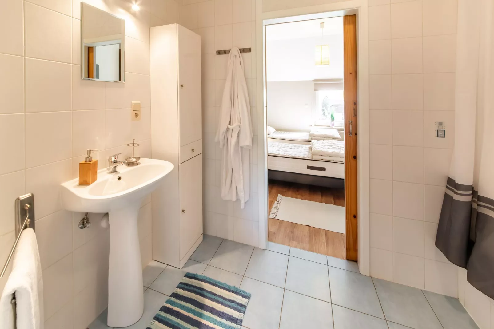 Emeraude-Bathroom