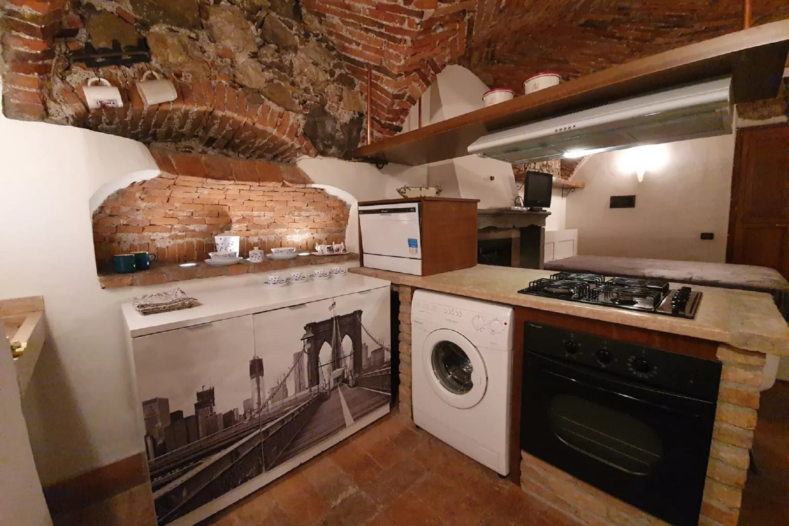 Casa in corte a pochi passi dal lago-Kitchen