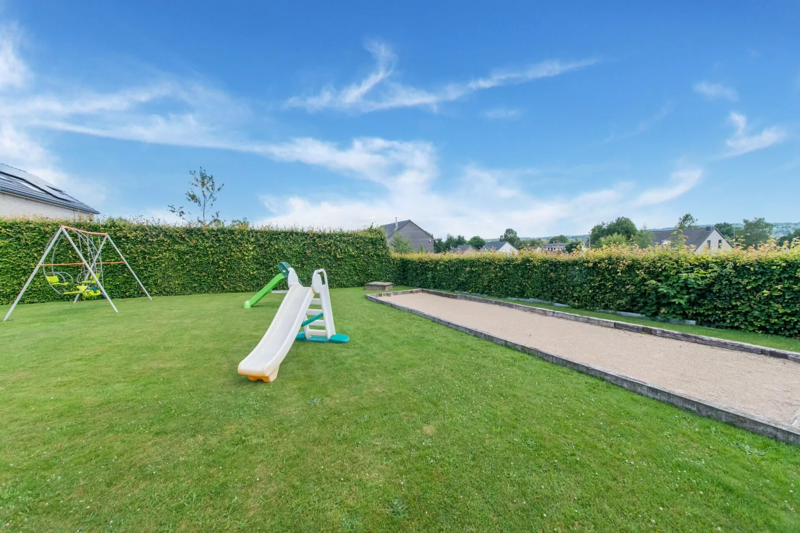 Emeraude-Gardens summer