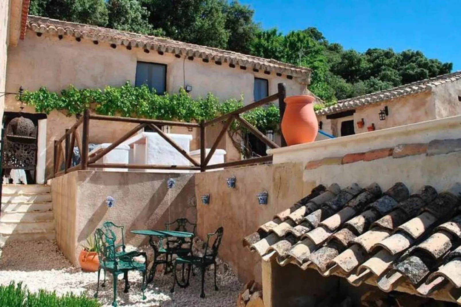 Villa Louisa-Exterior summer