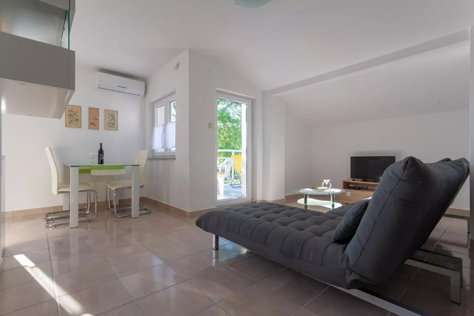 Blažević 4-Living room