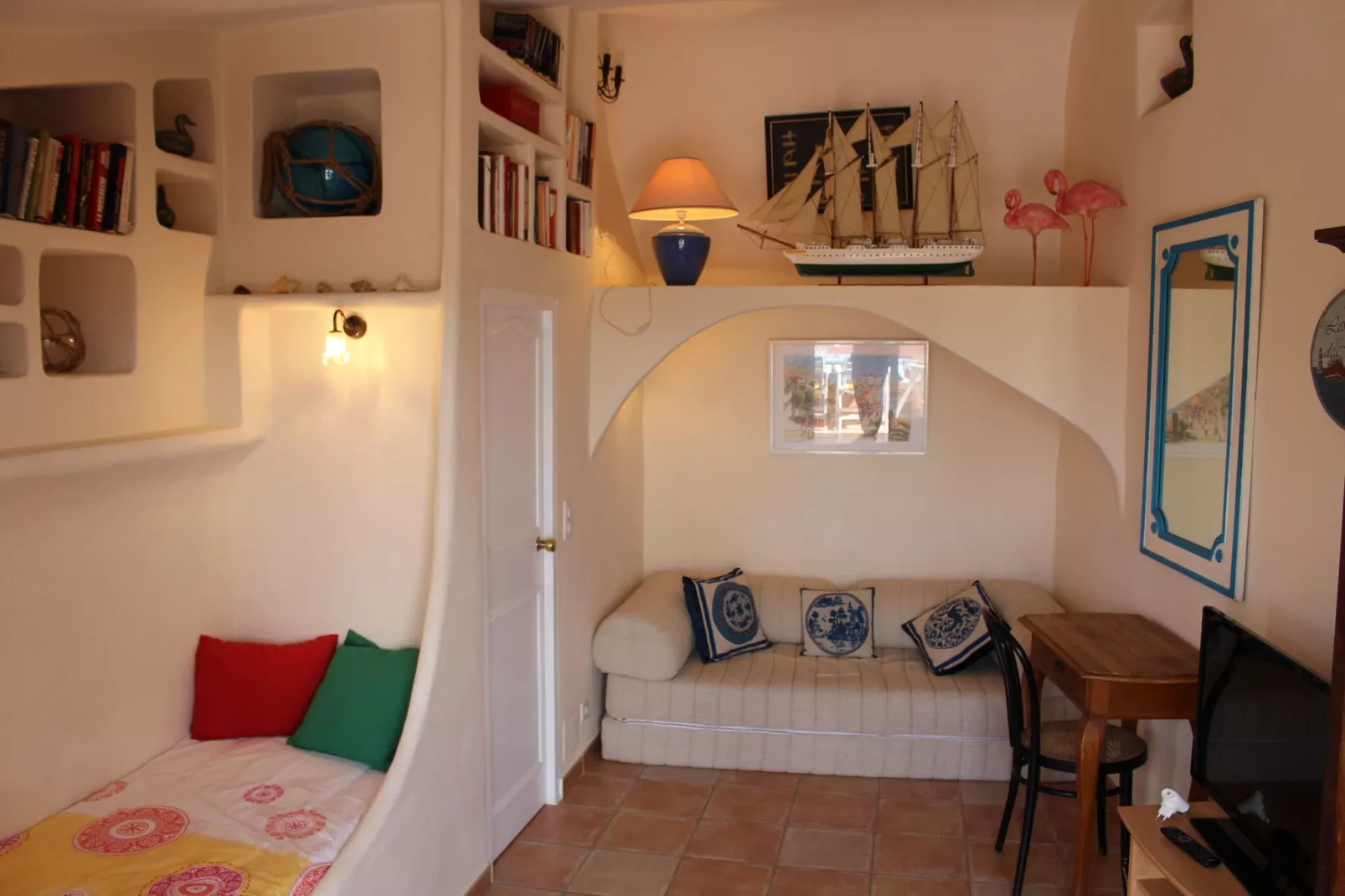 Maison Fayence-Bedroom