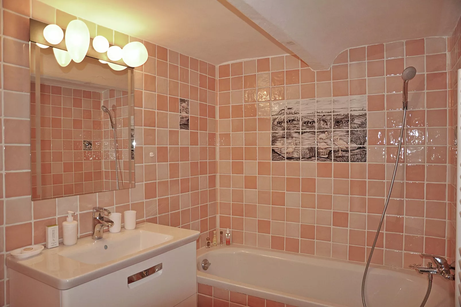 Maison Fayence-Bathroom